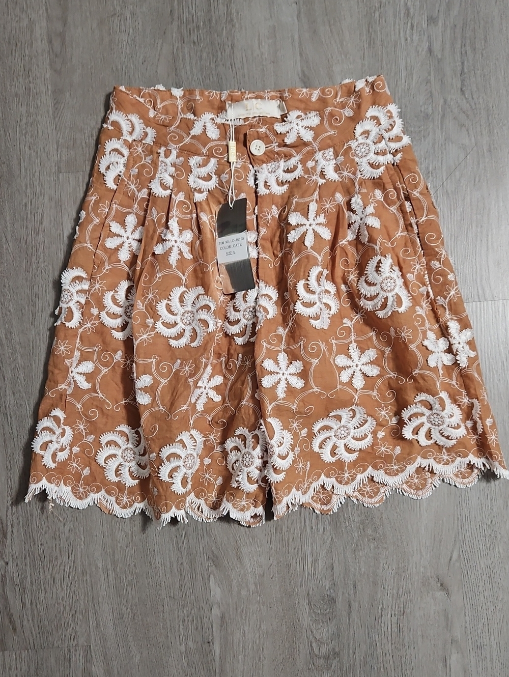 L C Embroidered Floral Cotton-Blend Women’s Shorts — Tan with White Lace